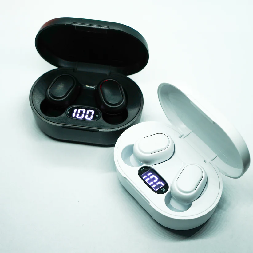 product-img-68da3e0c5dce01a9c75f74cd.png Legend TWS Bluetooth Earbuds Crystal-Clear Sound LED Case - Image 4